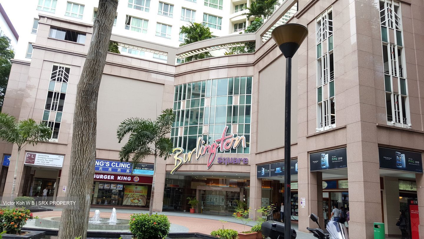 Burlington Square (D7), Retail #465991731